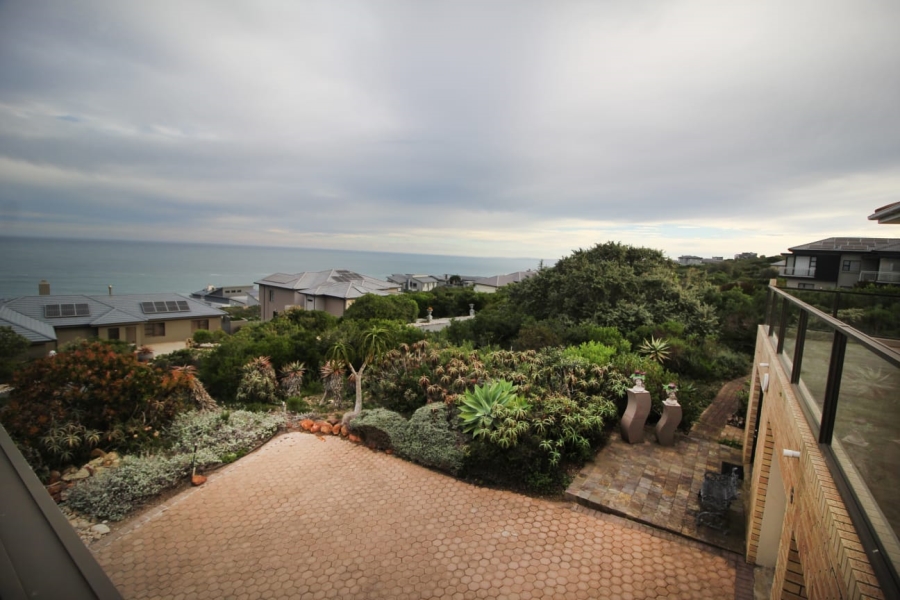 5 Bedroom Property for Sale in Village On Sea Western Cape